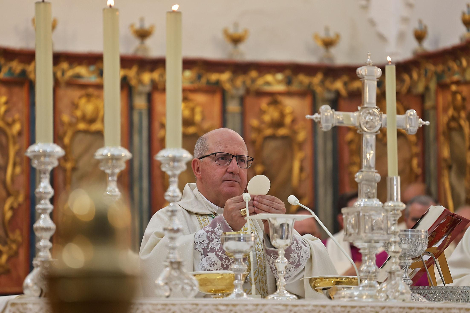 Imágenes de la procesión del Corpus Christi por las calles de Huelva