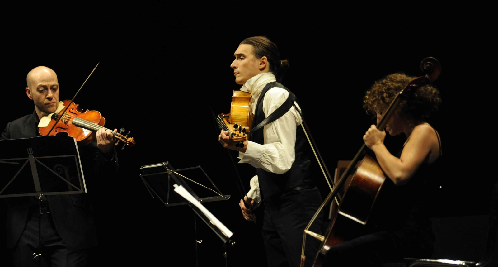 El ruso Sergey Malov regresará en marzo como director y concertino.