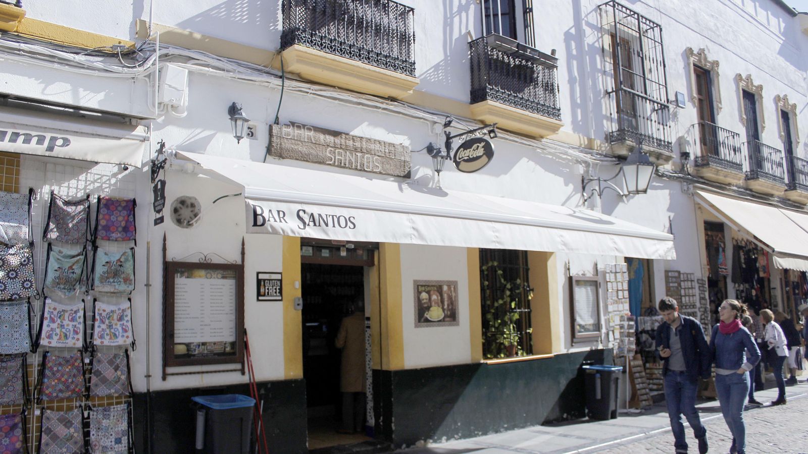 Entrada del Bar Santos. Entrada del Bar Santos.