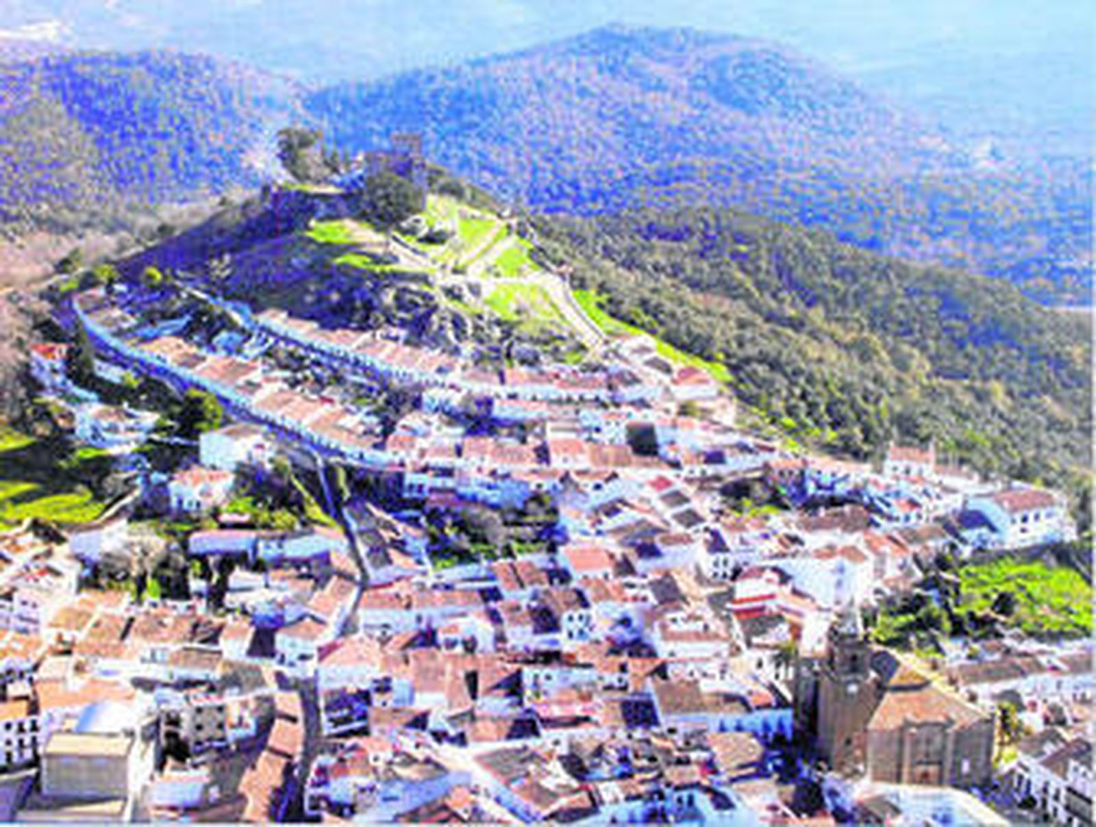 Vista panorámica del castillo de Cortegana.