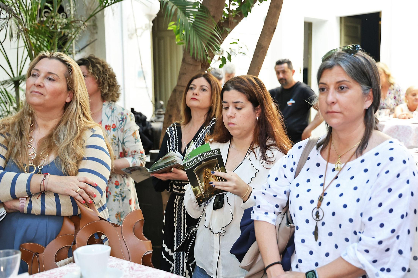 Imágenes de la presentación de la Guía del Rocío 2024 de Huelva Información