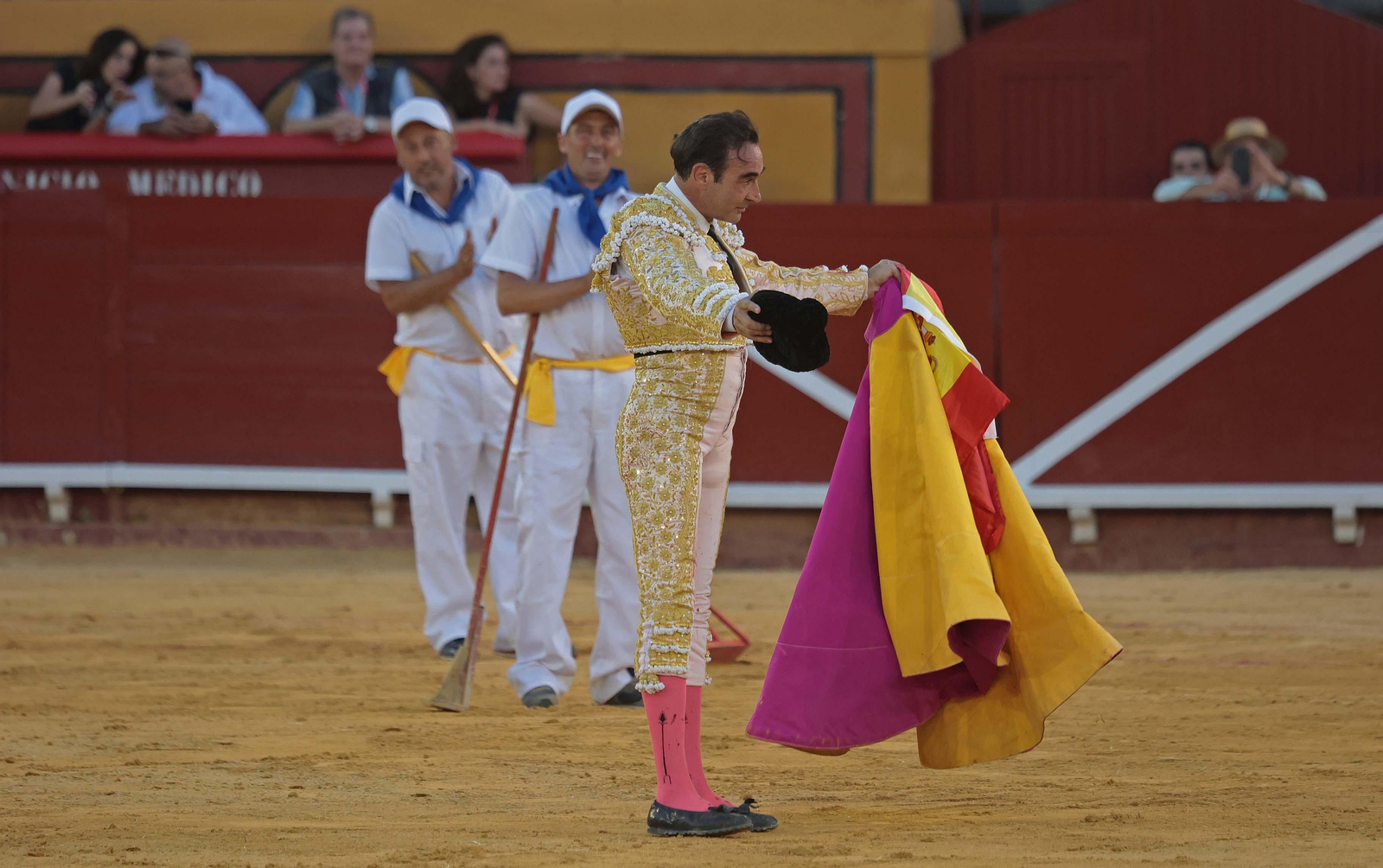 Enrique Ponce, segundo toro  (1).jpg