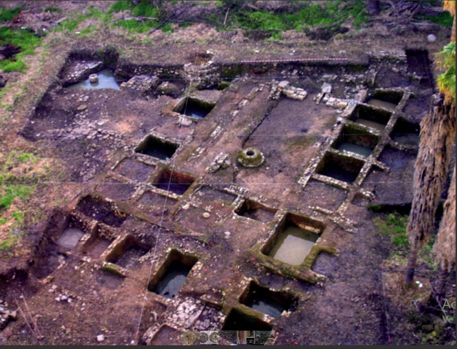 Fotografía aérea de la factoría de salazón de pescado de época romana hallada y excavada en la calle San Nicolás, nº 3-5, de Algeciras.