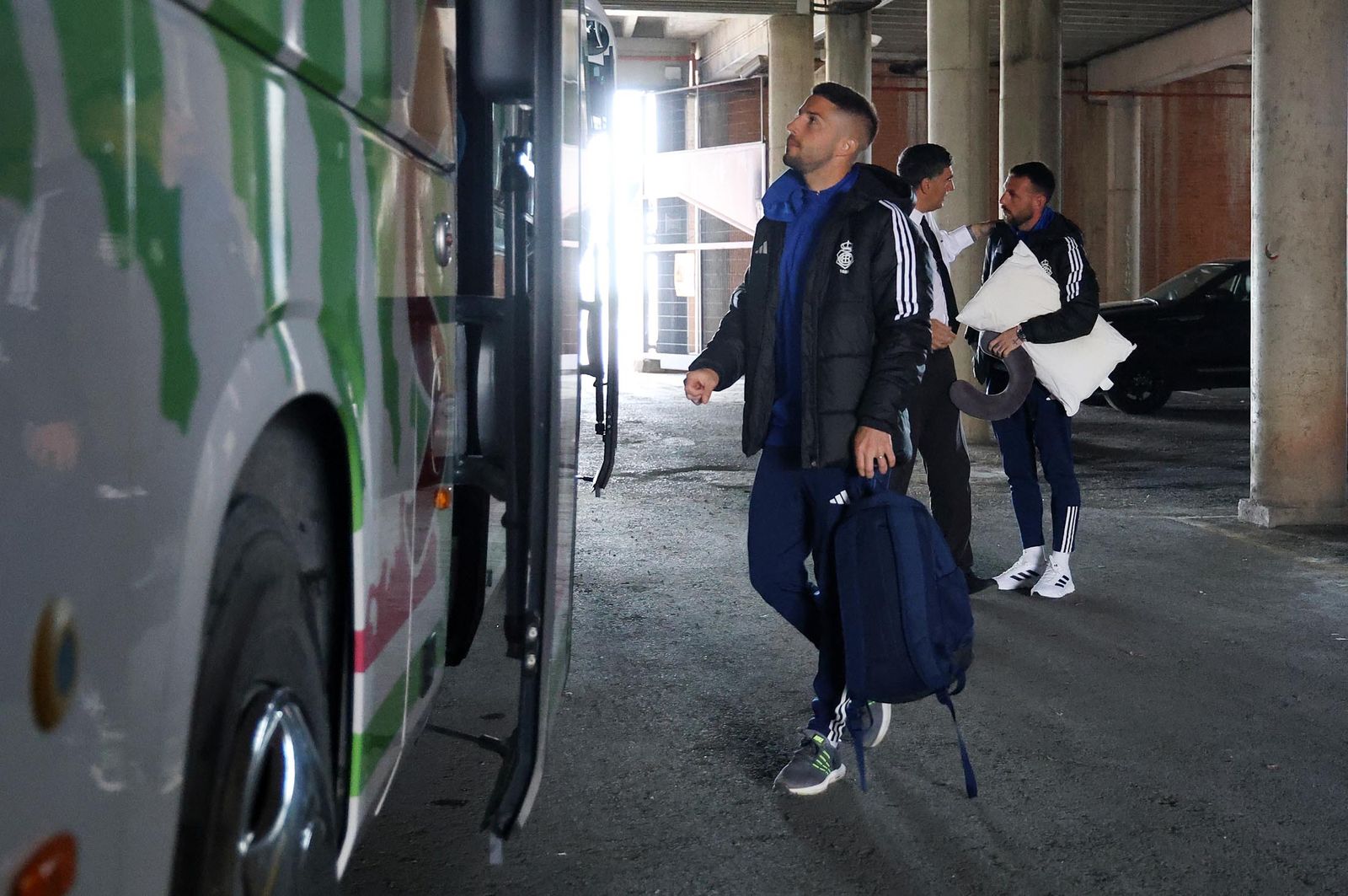 Imágenes de la salida del Recreativo de Huelva a Murcia