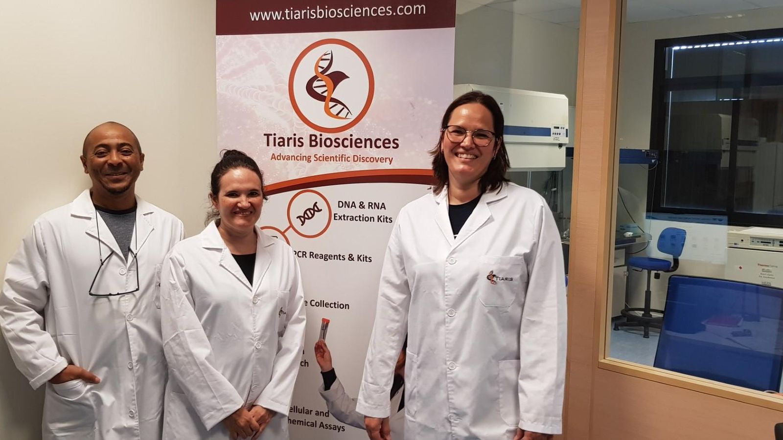 Tania García Maceira, Fé Isabel García Maceira y Luis Torres Sánchez.