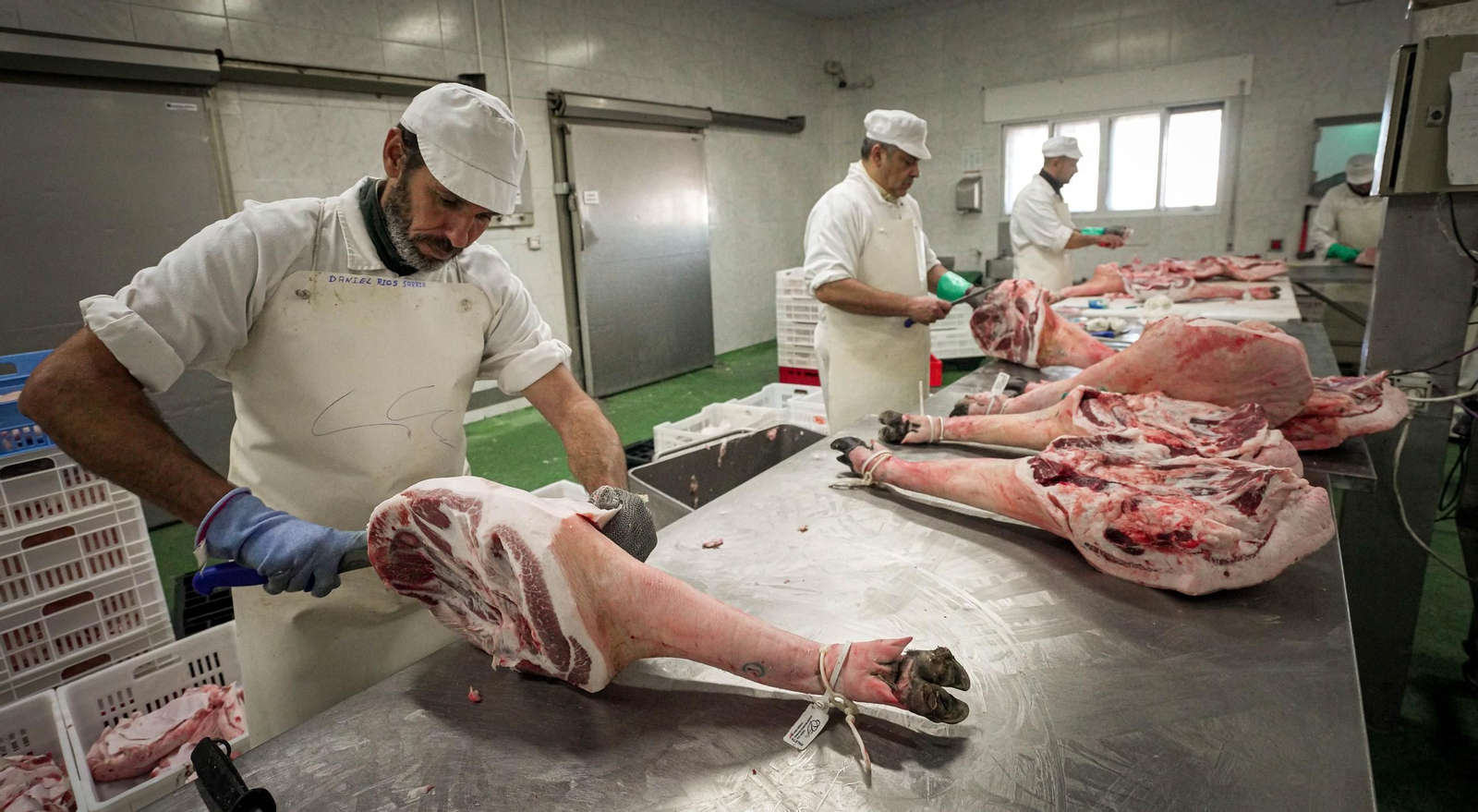 Del campo a la mesa, así son los jamones de Montesierra que vende Mercadona