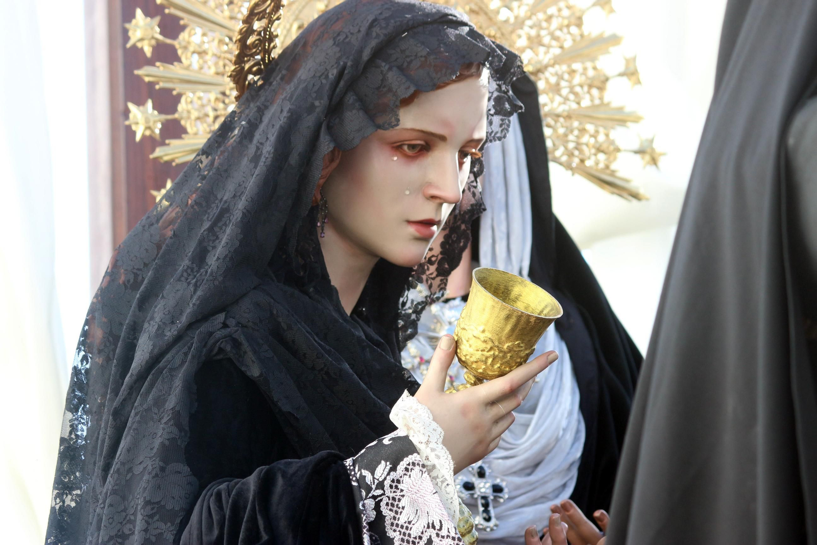 Las imágenes del Lunes Santo en Puerto Real 2023: Los Dolores