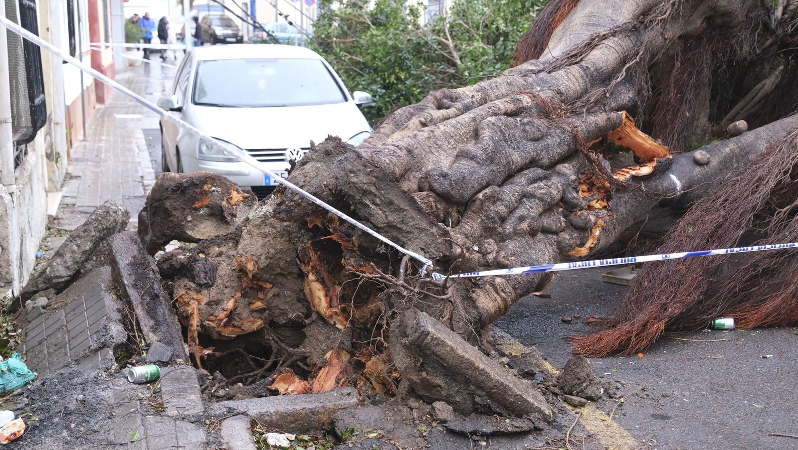 La Borrasca Leonardo se ensaña con Almería, en imágenes
