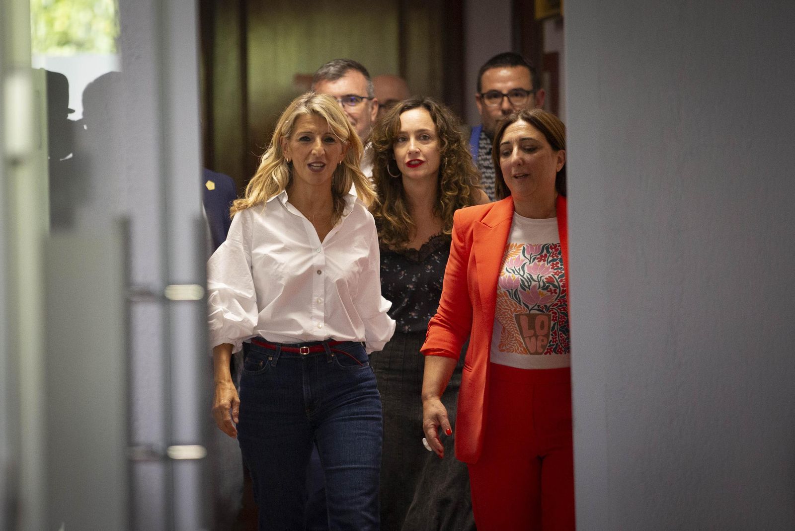 Así ha sido el tenso recibimiento a la vicepresidenta Yolanda Díaz en la Universidad de Granada: las imágenes