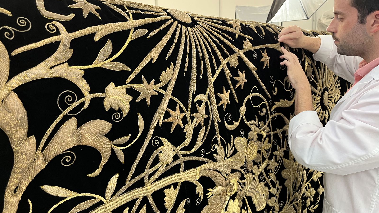 Detalle del proceso de restauración de la pieza