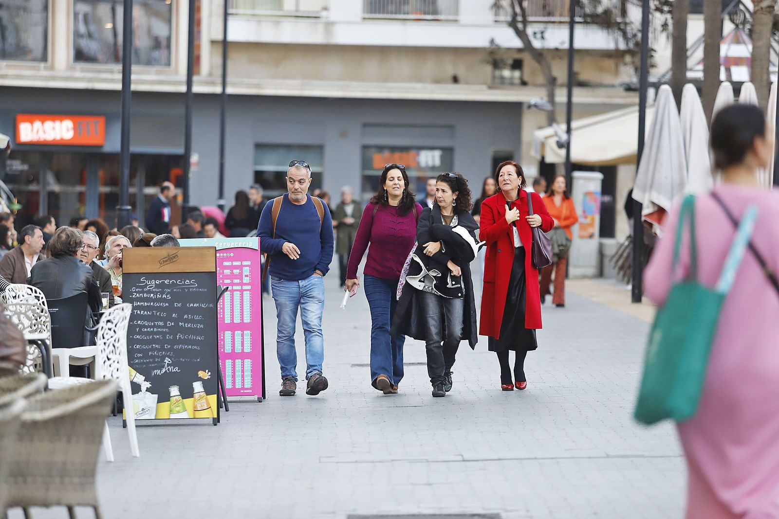Ambiente en las calles del centro de Huelva con el Black Friday