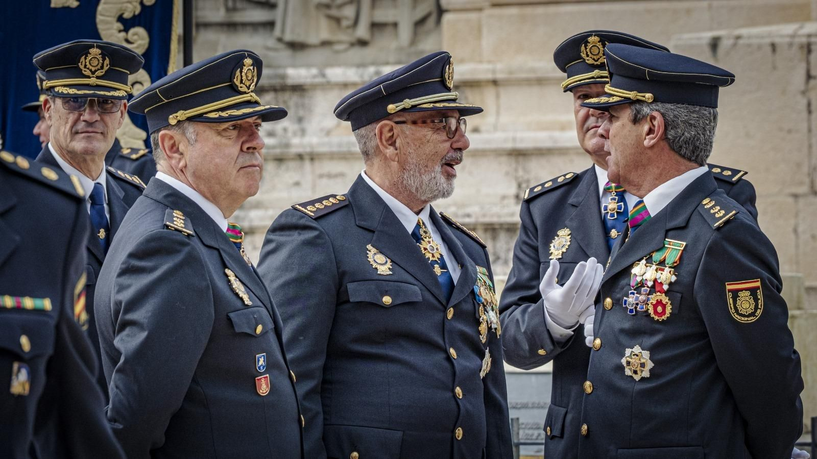 Fotos del acto del izado de bandera en Cádiz con motivo del bicentenario de la Policía Nacional
