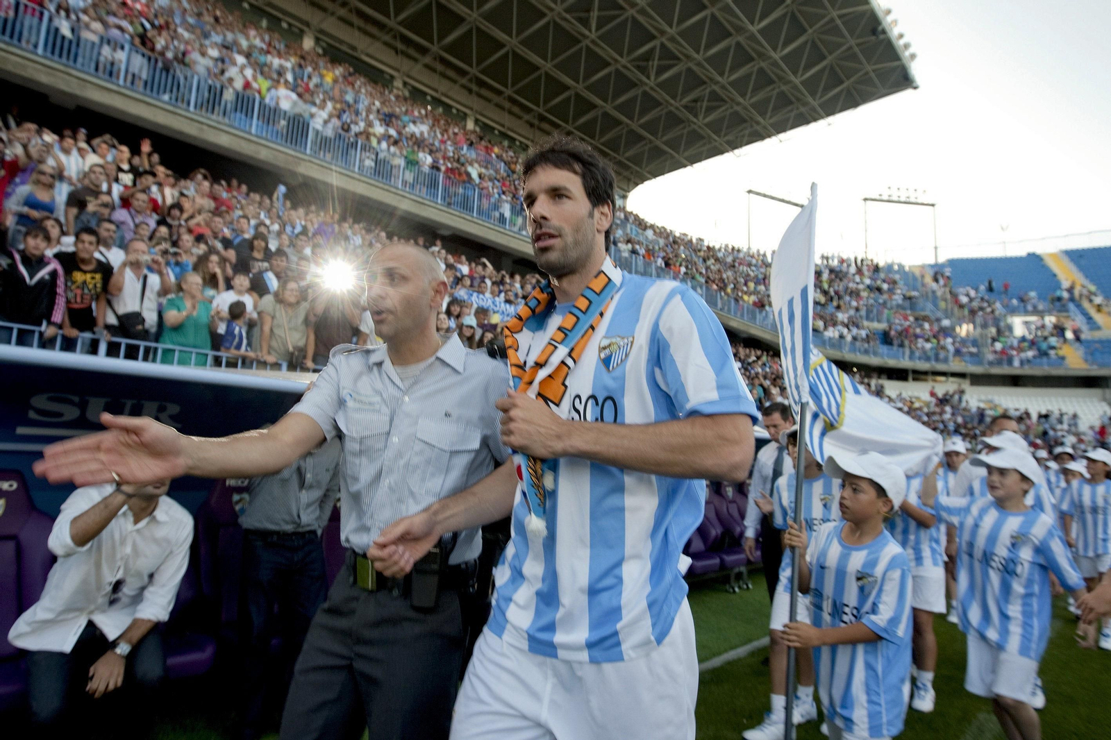 Van Nistelrooy, en su presentación.