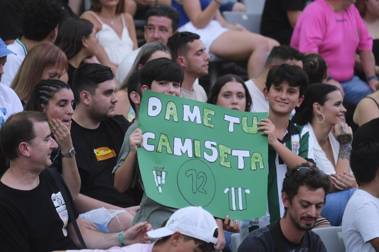 Las mejores fotos de las nuevas camisetas del Córdoba CF Las mejores fotos de las nuevas camisetas del Córdoba CF