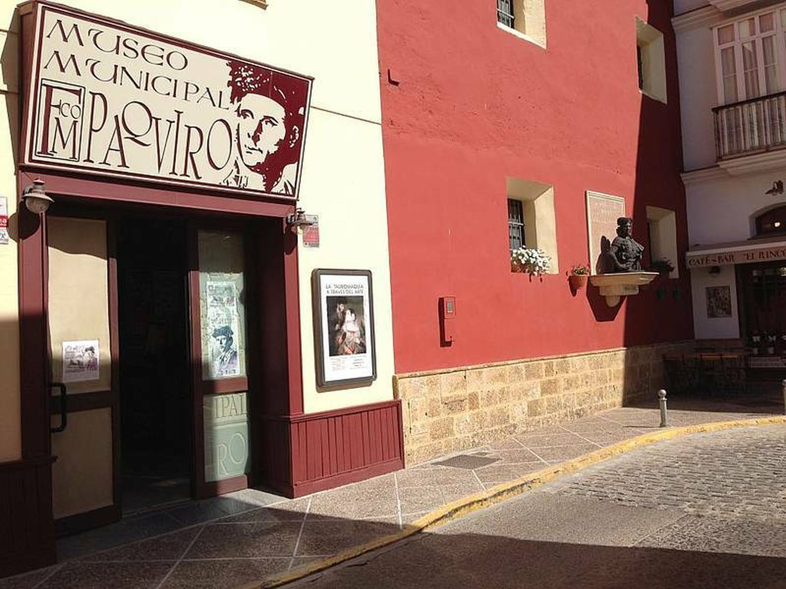 Fachada del Museo Francisco Montes 'Paquiro, en la calle San Agustín.