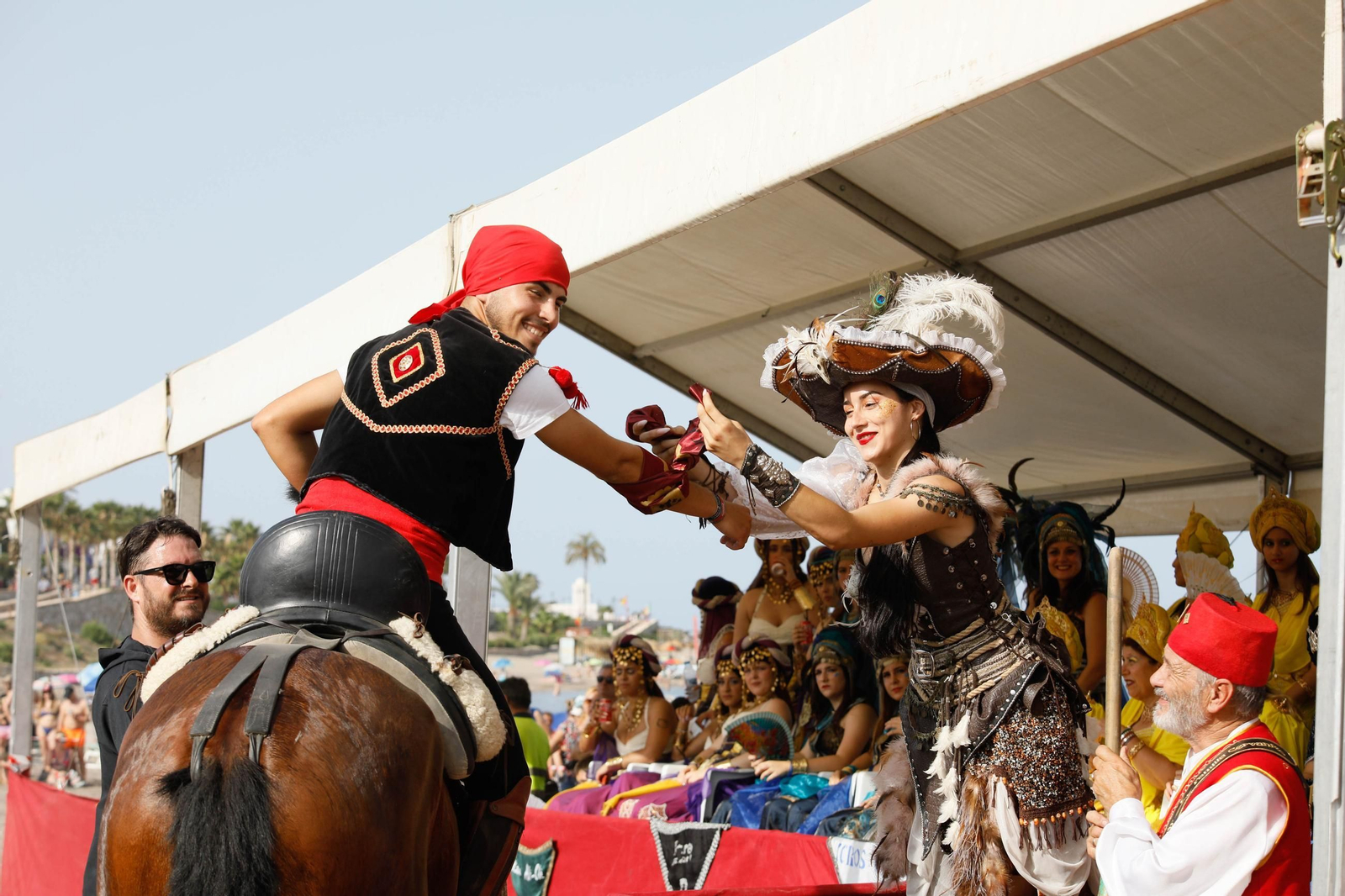 La carrera de cintas y la exhibición de caballos de los Moros y Cristianos de Mojácar, en imágenes