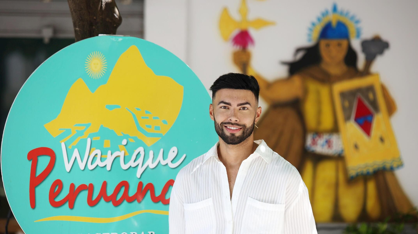 Yover Peña posa, días atrás, en el restaurante familiar Warique, en Jerez.