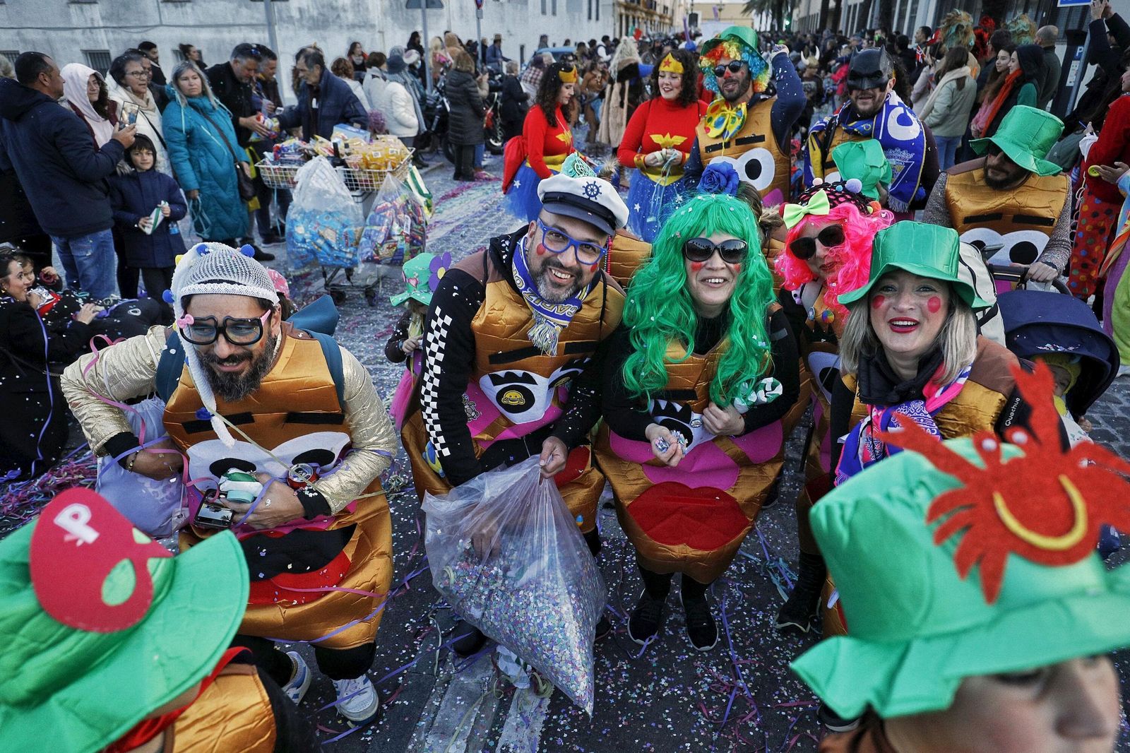 La cabalgata del humo del Carnaval de Cádiz 2023, en imágenes