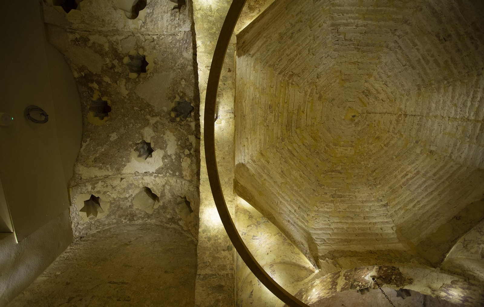 Los baños árabes del bar Giralda, en imágenes