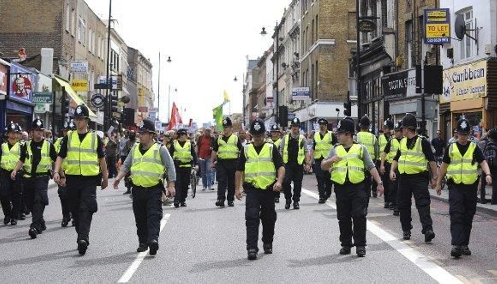 Ya hay más de 1.700 detenidos por los disturbios del Reino Unido