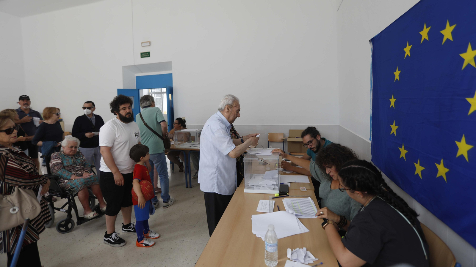 Fotos de la jornada electoral en La Línea