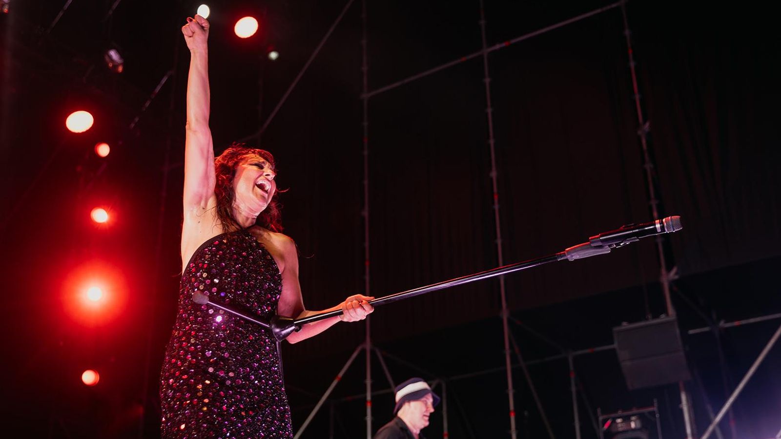 Amaral durante su actuación en el Cooltural Fest.