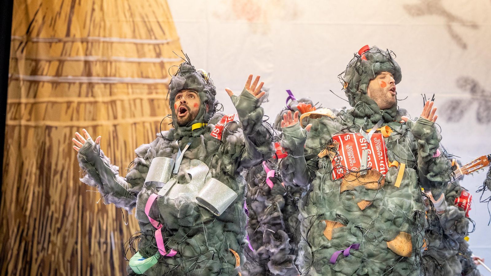 Búscate entre las mejores imágenes de la primera sesión de cuartos de final del COAC 2025