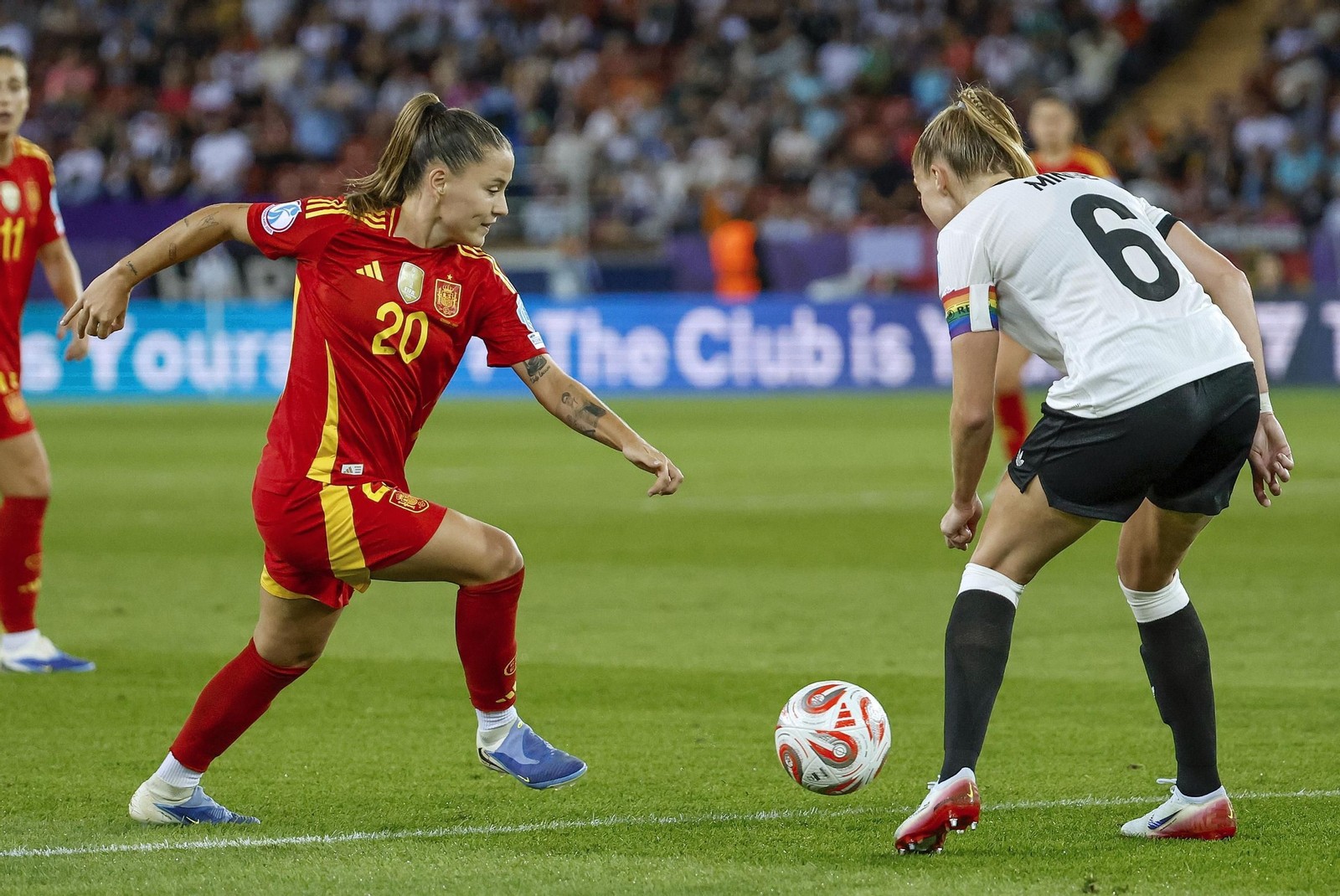 Las mejores imágenes de la semifinal Alemania-España de la Eurocopa femenina