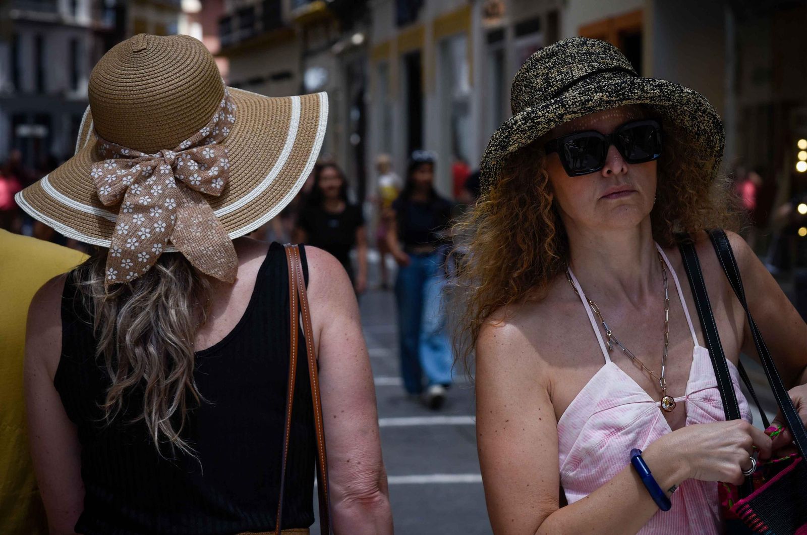 La moda de los sombreros ha regresado a Sevilla