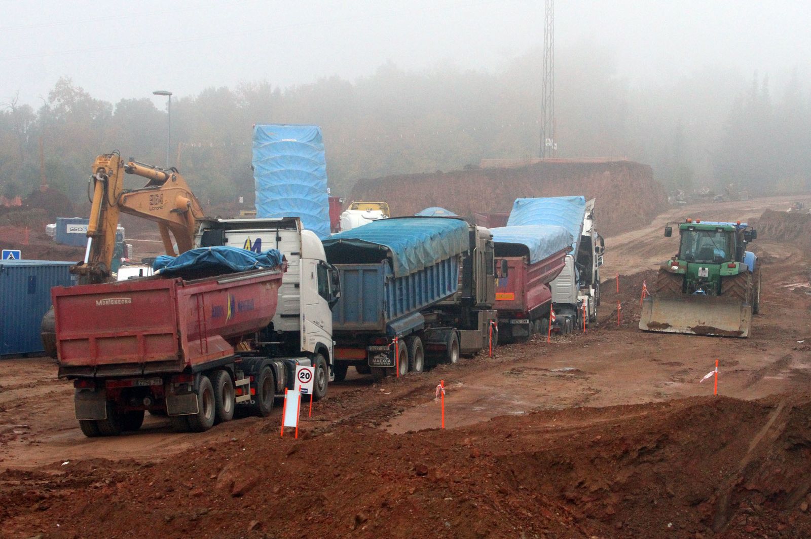 Imágenes de la colocación de la primera piedra de la planta de ElPozo en Jabugo.