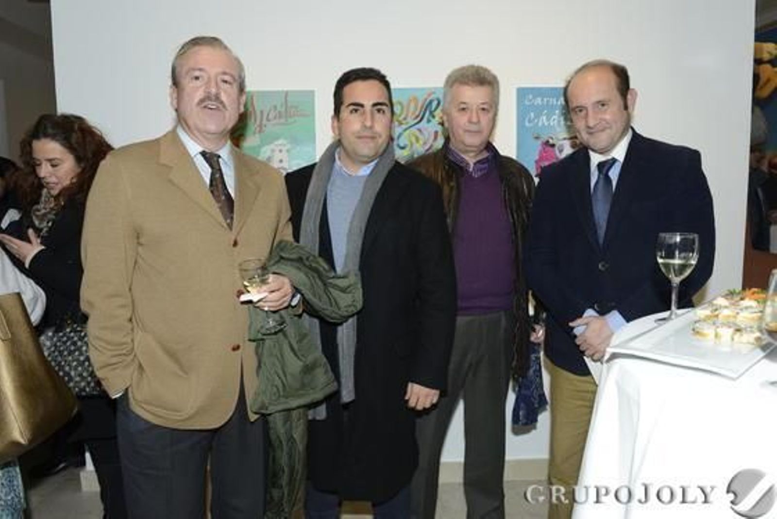 El jefe de la Policía Judicial, José Manuel Menacho; el jefe de prensa de la Policía Nacional, Andrés Bragado; el jefe de la Udyco, Antonio Dávila; y el concejal del PP Juan José Ortiz. / Joaquín Hernández 'Kiki'