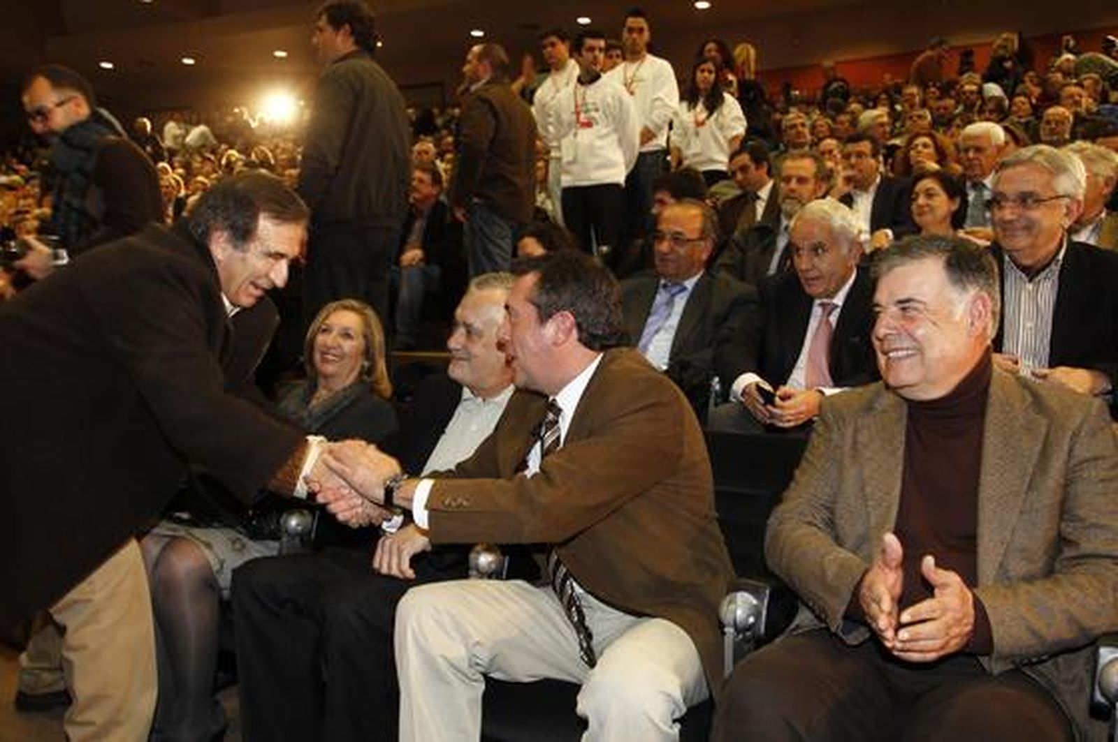 Acto de presentación del candidato socialista.

Foto: Antonio Pizarro / EFE