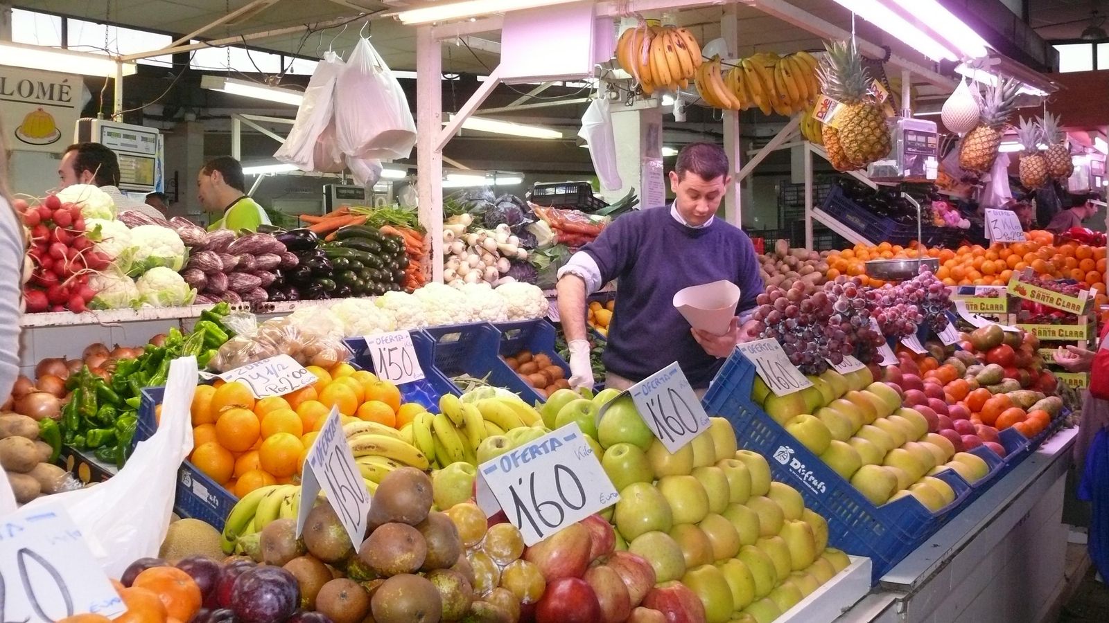 El color desbordante de las frutas de nuestros campos, una primavera permanente.