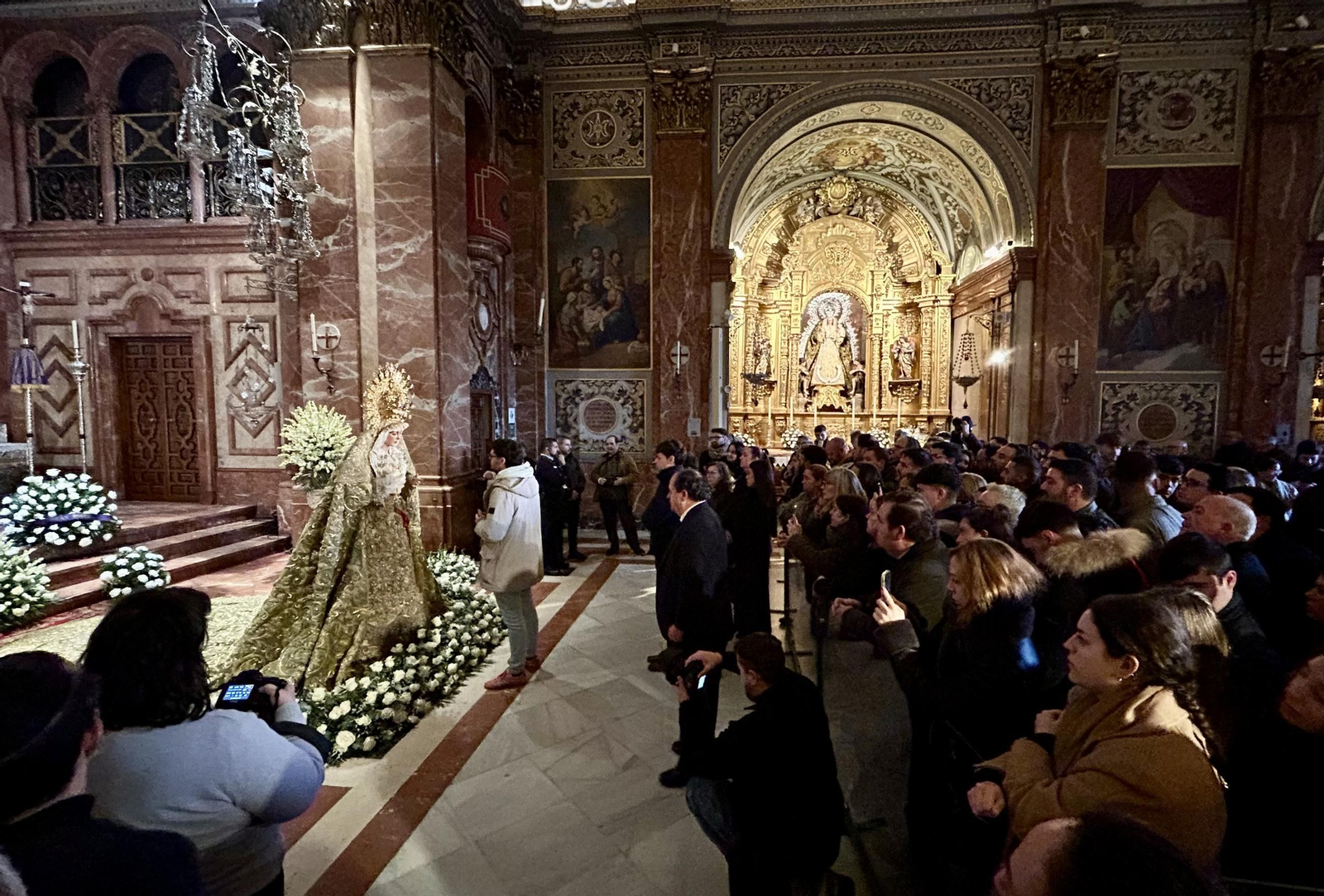 La vuelta de la Esperanza Macarena tras la restauración de Manzano, en imágenes