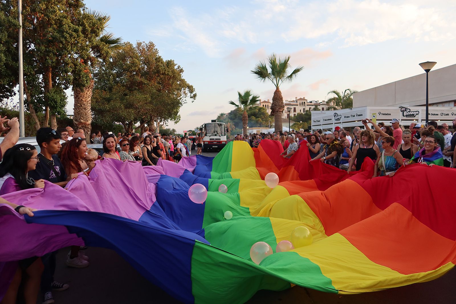 El desfile del Orgullo LGTBIQ de Vera Playa, en imágenes