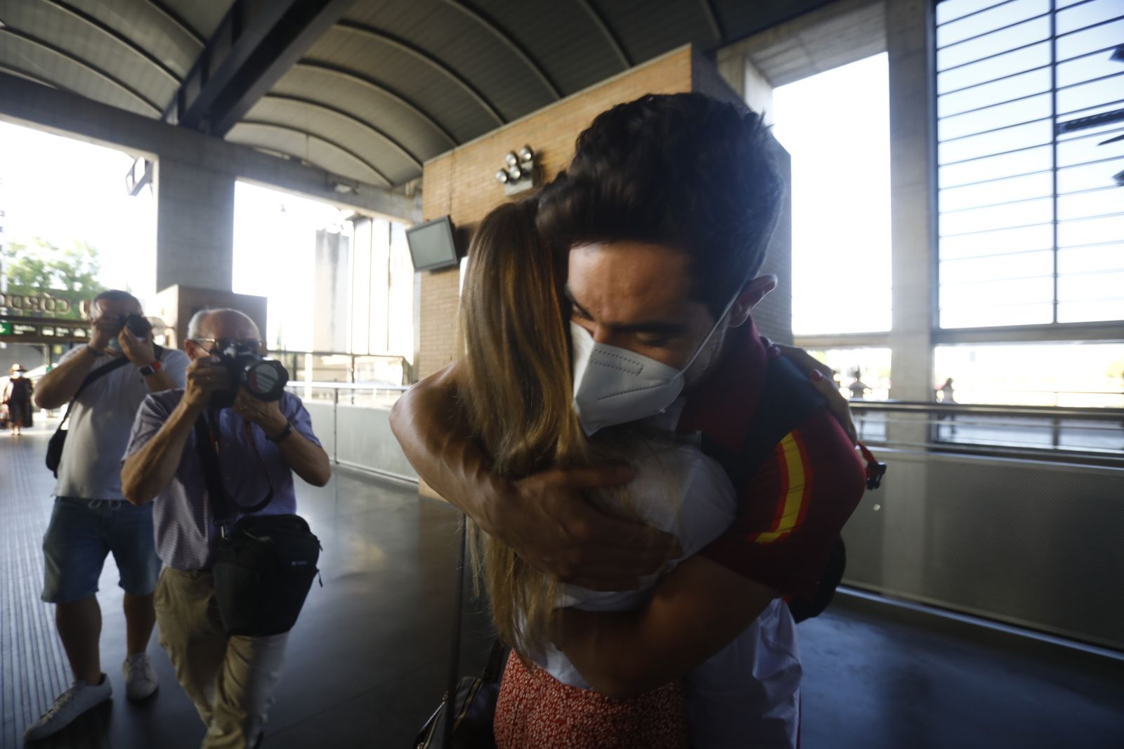 El recibimiento a Alfonso Cabello en Córdoba, en imágenes