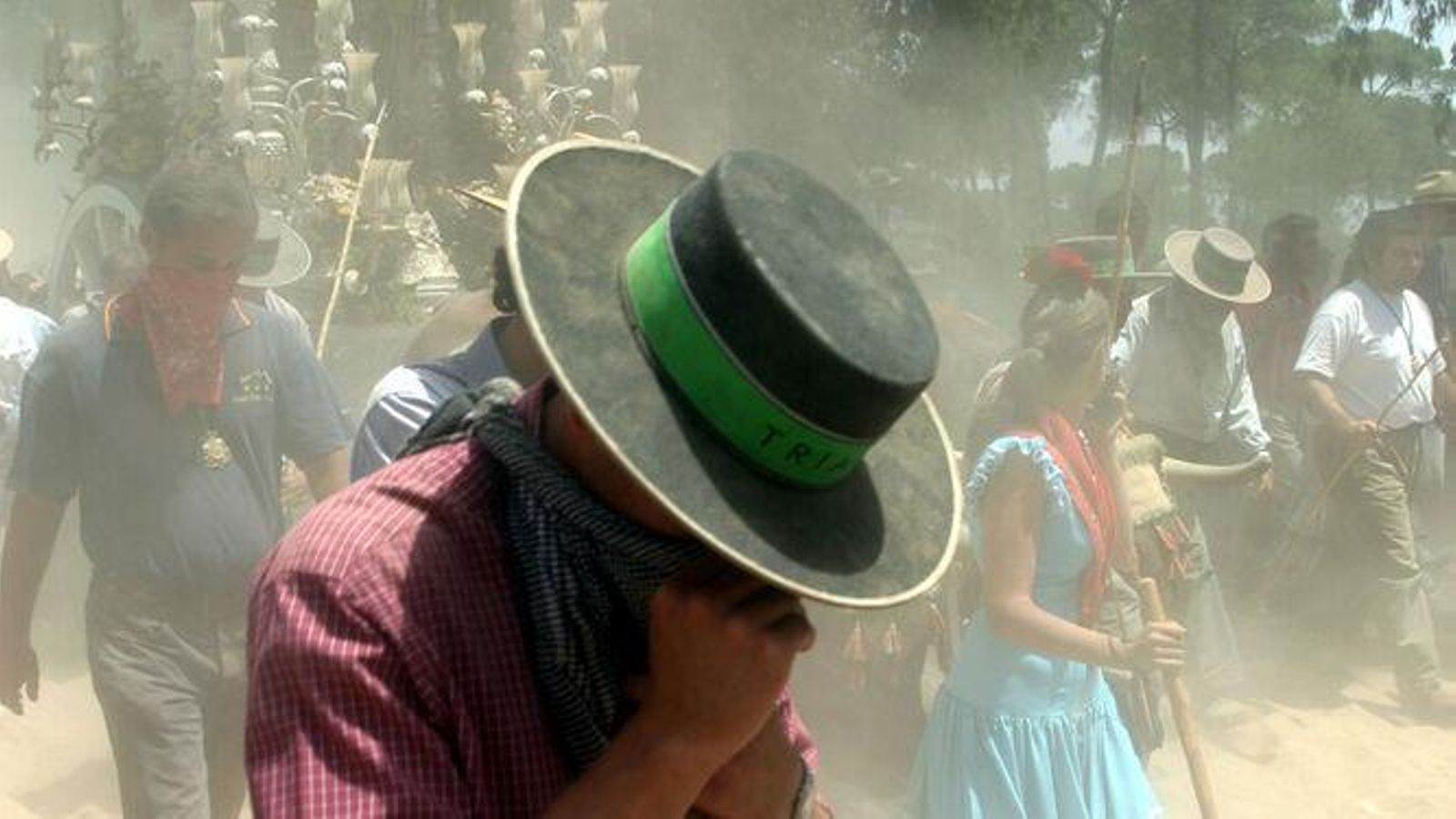 El polvo de los caminos de arena es uno de los principales inconvenientes en el camino.