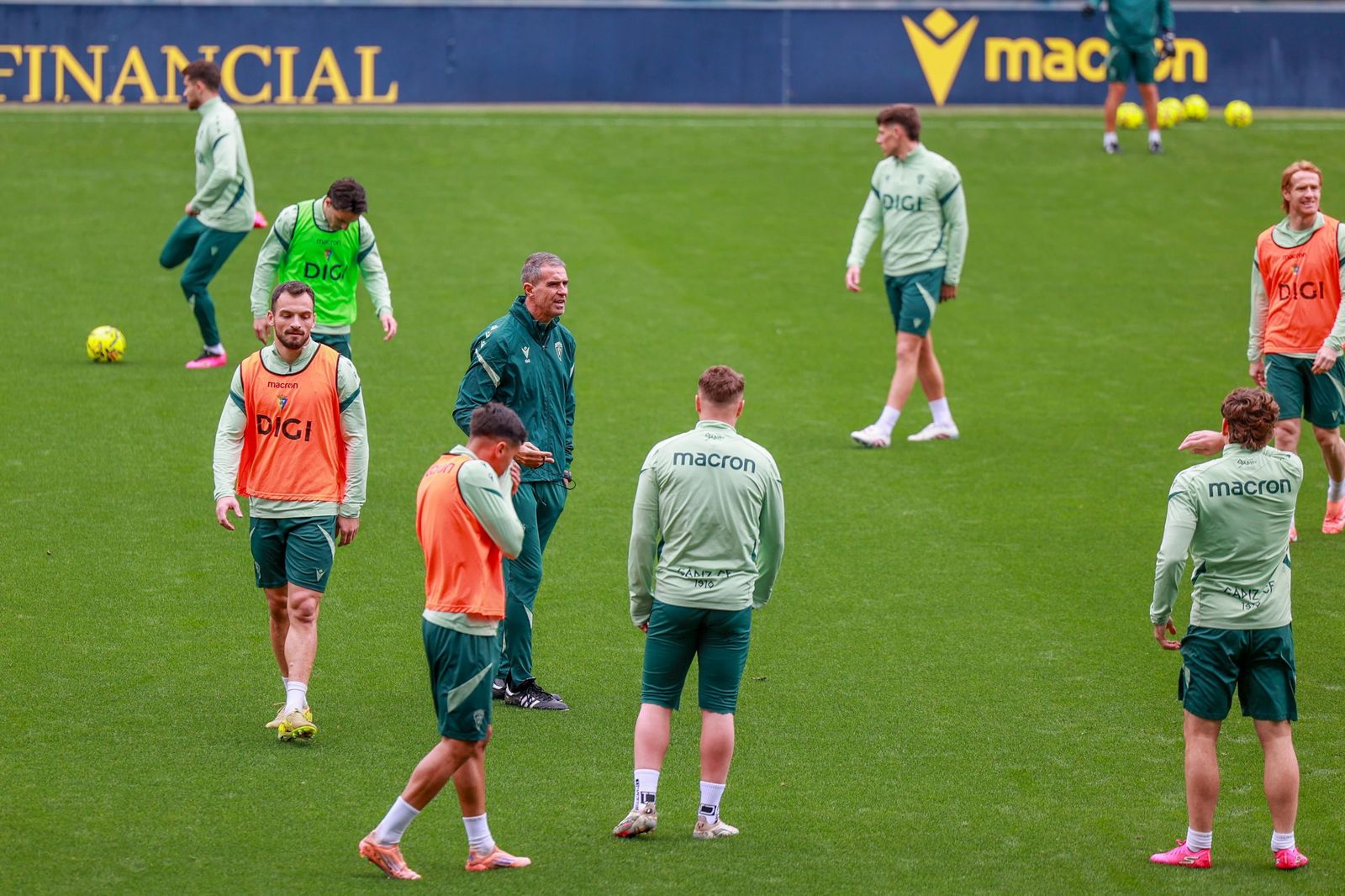 Un entrenamiento del Cádiz.