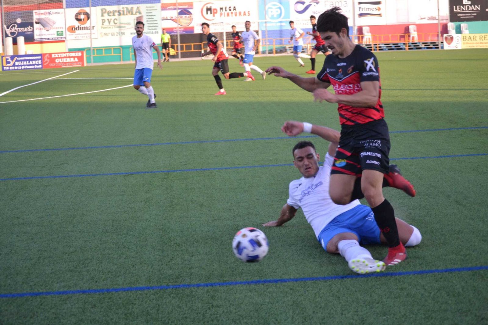 Armenta, central del Castilleja, corta un avance de Carmona.