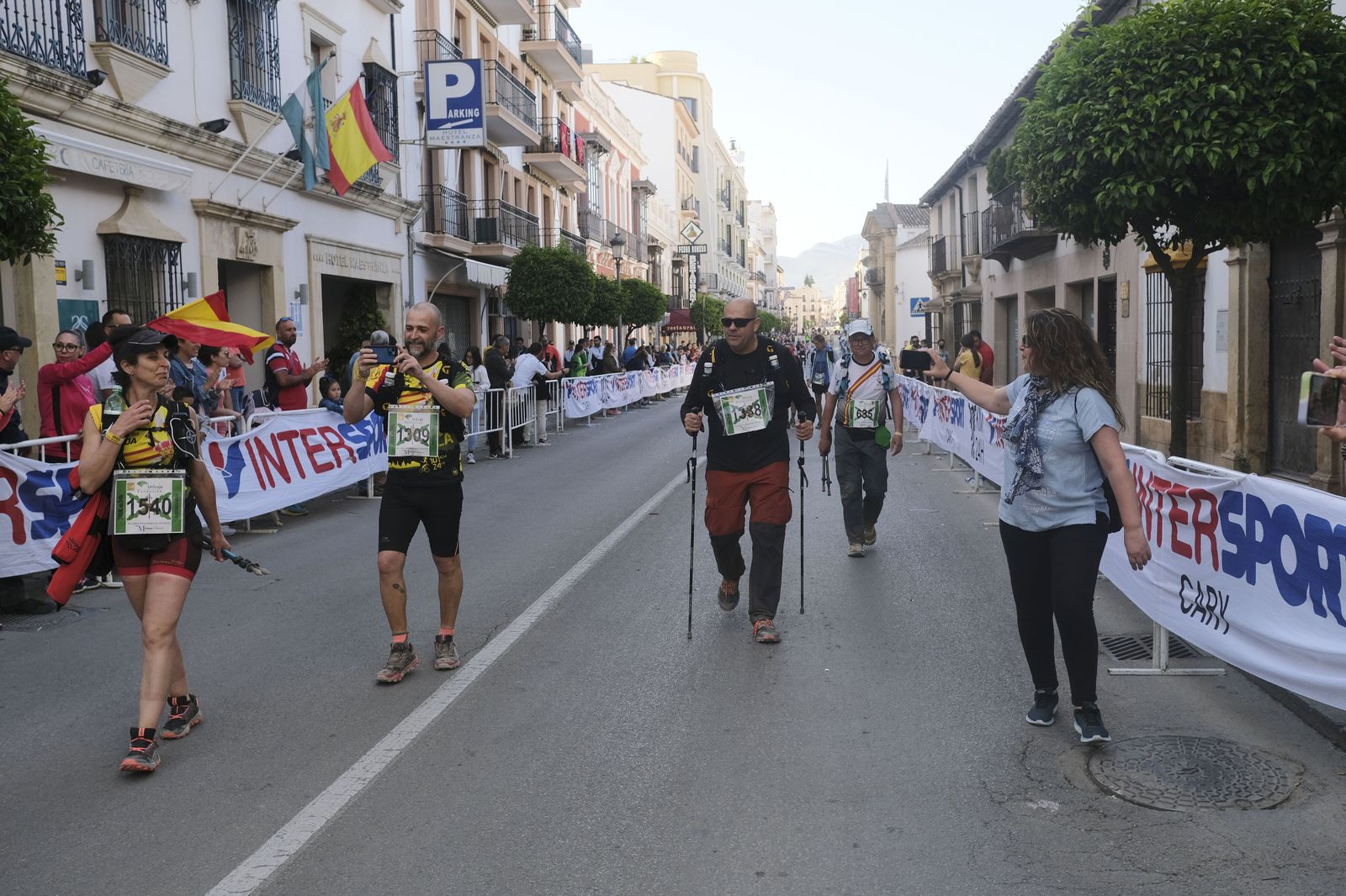 Cierre de la meta de los 101 kilómetros de la Legión, en fotos.