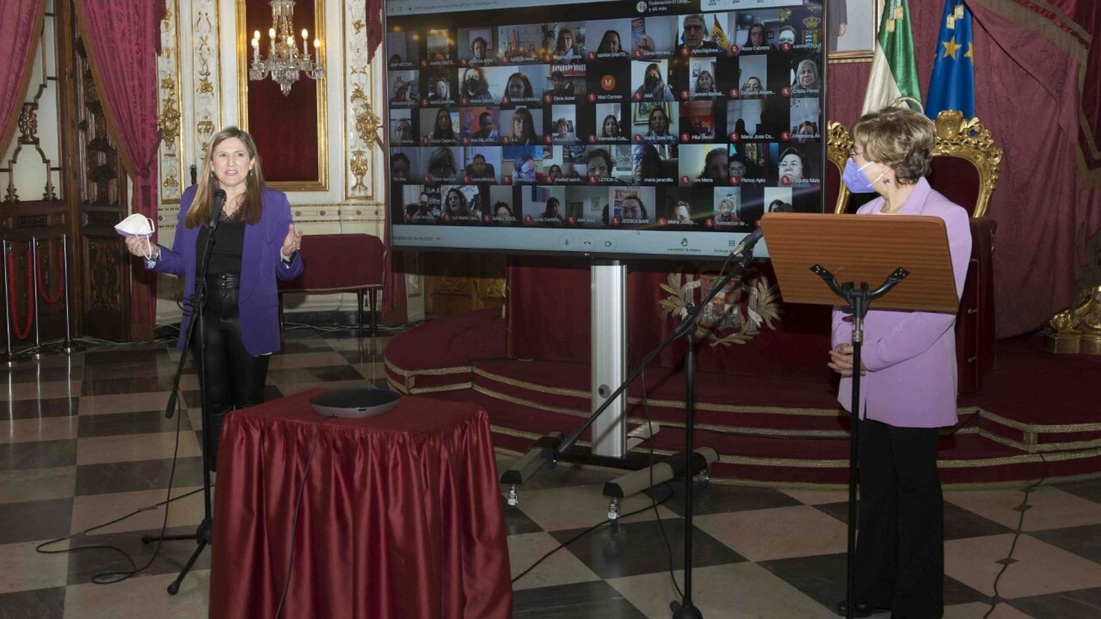 Irene García y Camen Collado en el acto de la Diputación.