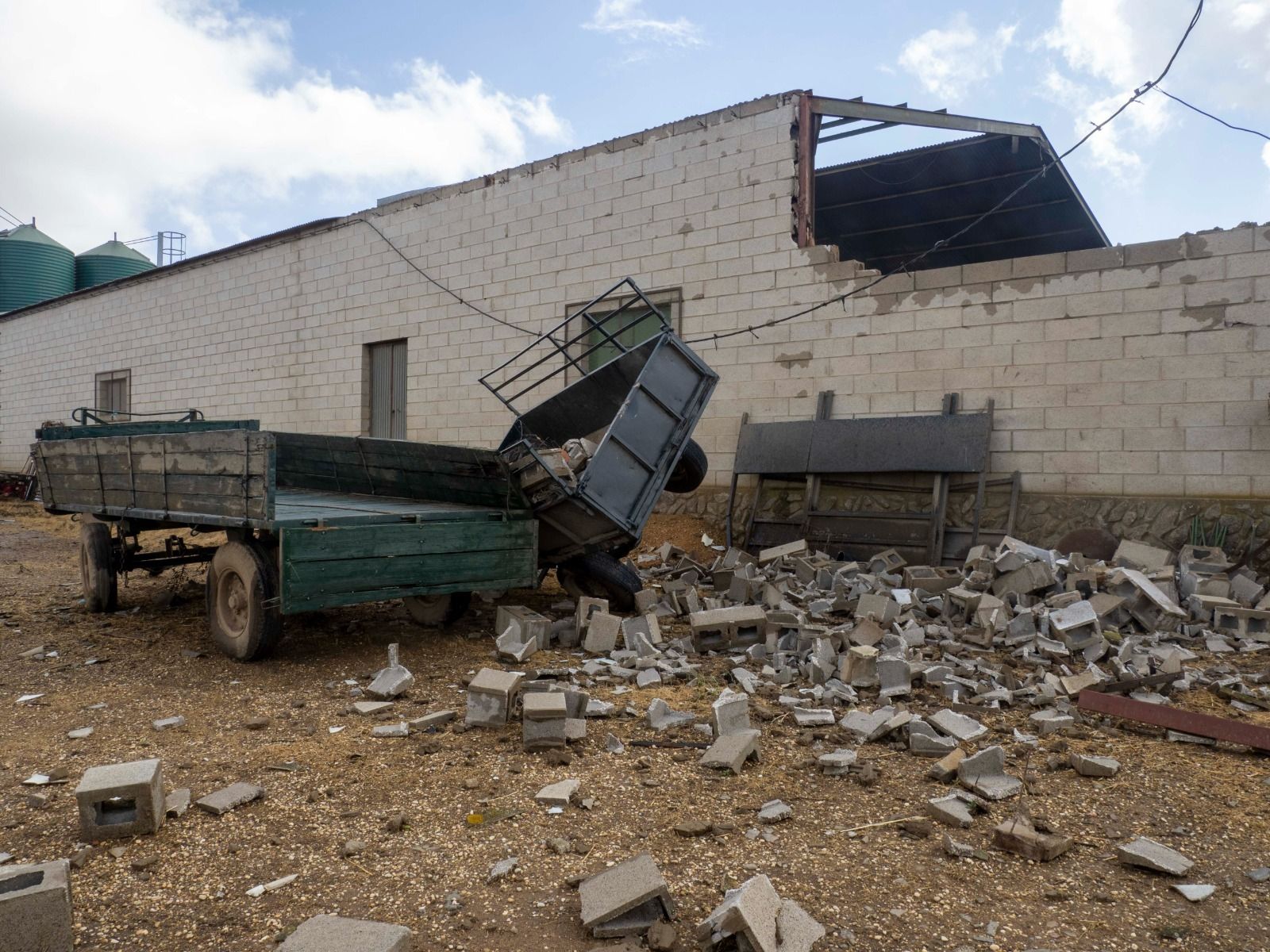 Imágenes de los destrozos provocados por un tornado en Villanueva de los Castillejos