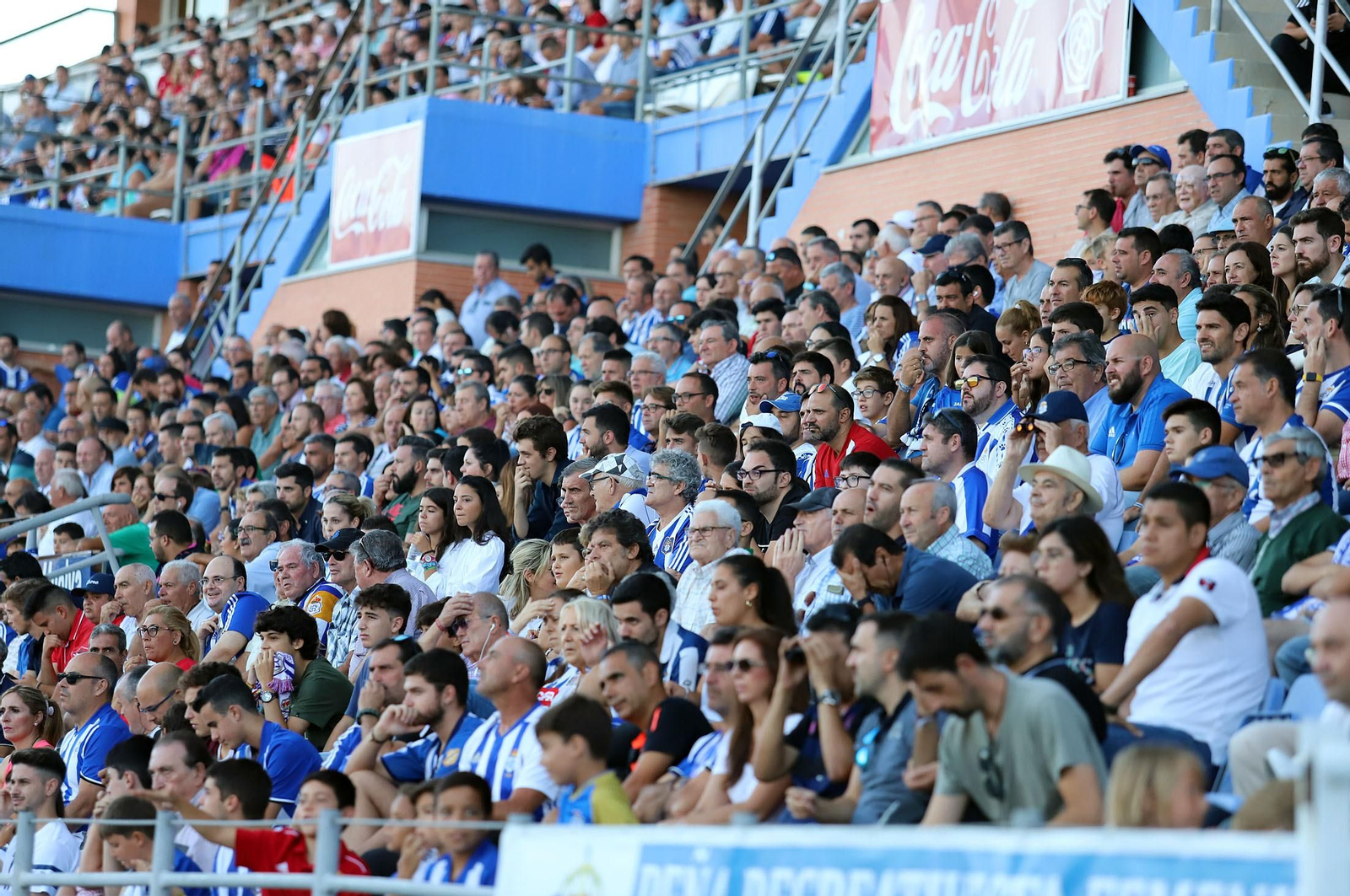 Imágenes del mejor ambiente en el Estadio Nuevo Colombino