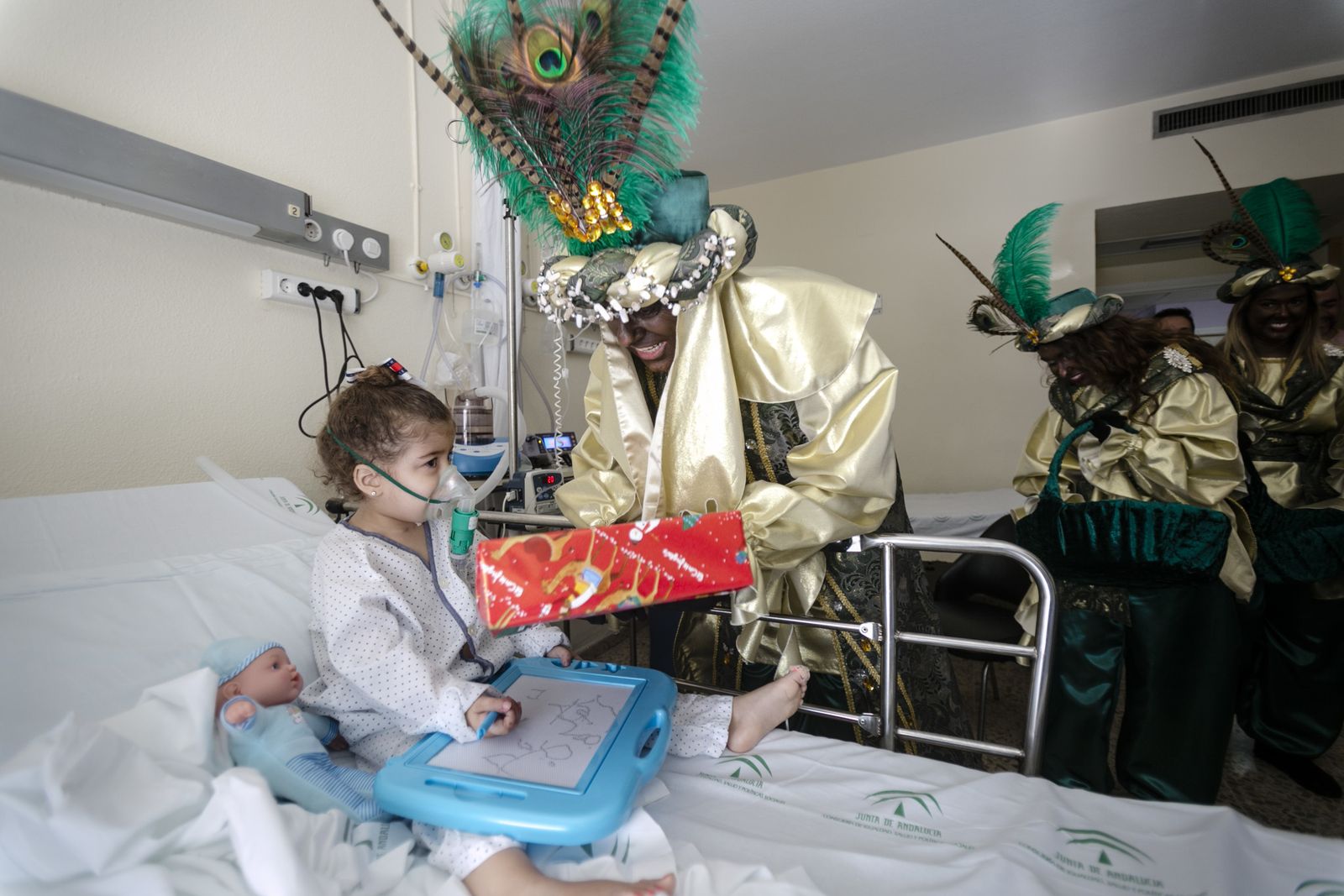 Imágenes de la intensa mañana de los Reyes Magos en Cádiz