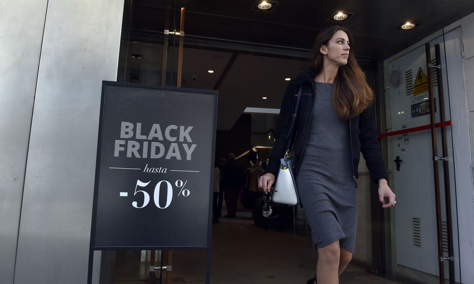 Una tienda anuncia el Black Friday