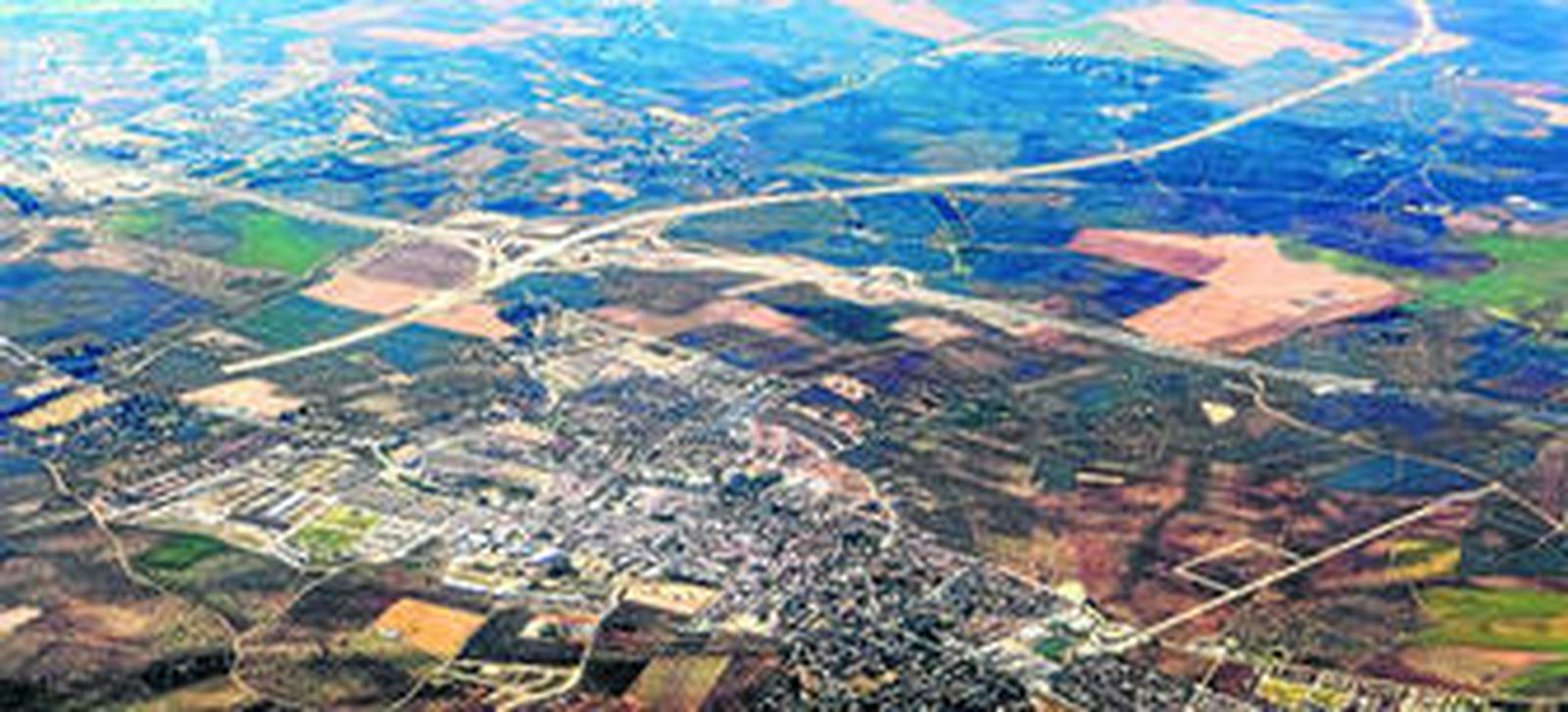 Imagen aérea del nudo de la A-49 y la SE-40 a la altura del municipio de Espartinas.