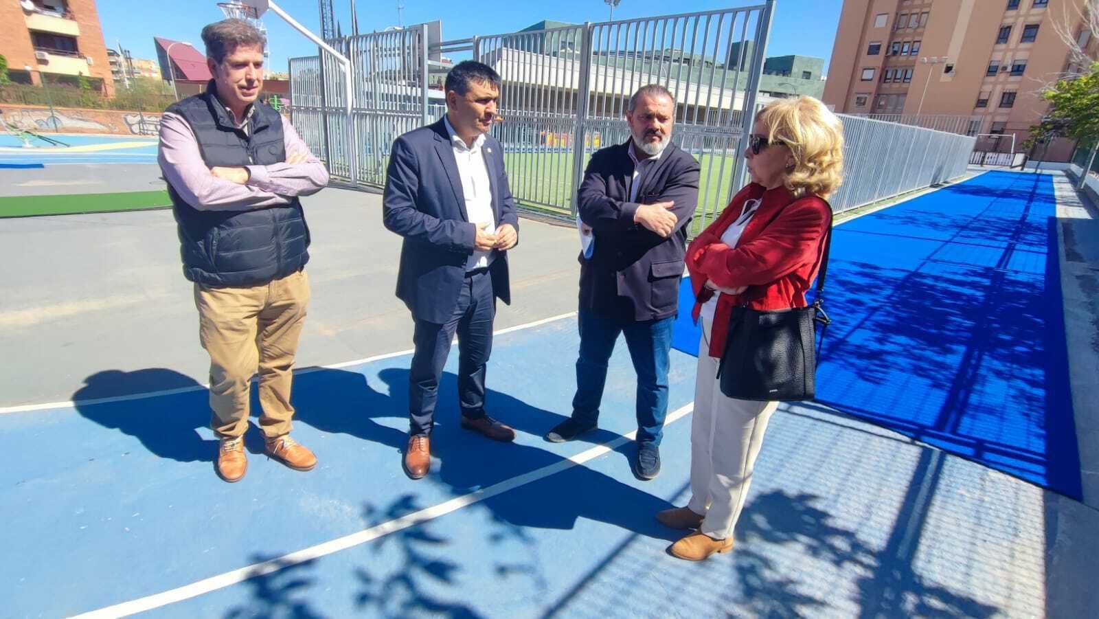 Imagen de la visita a la remodelación de las pistas del Parque de las Infantas