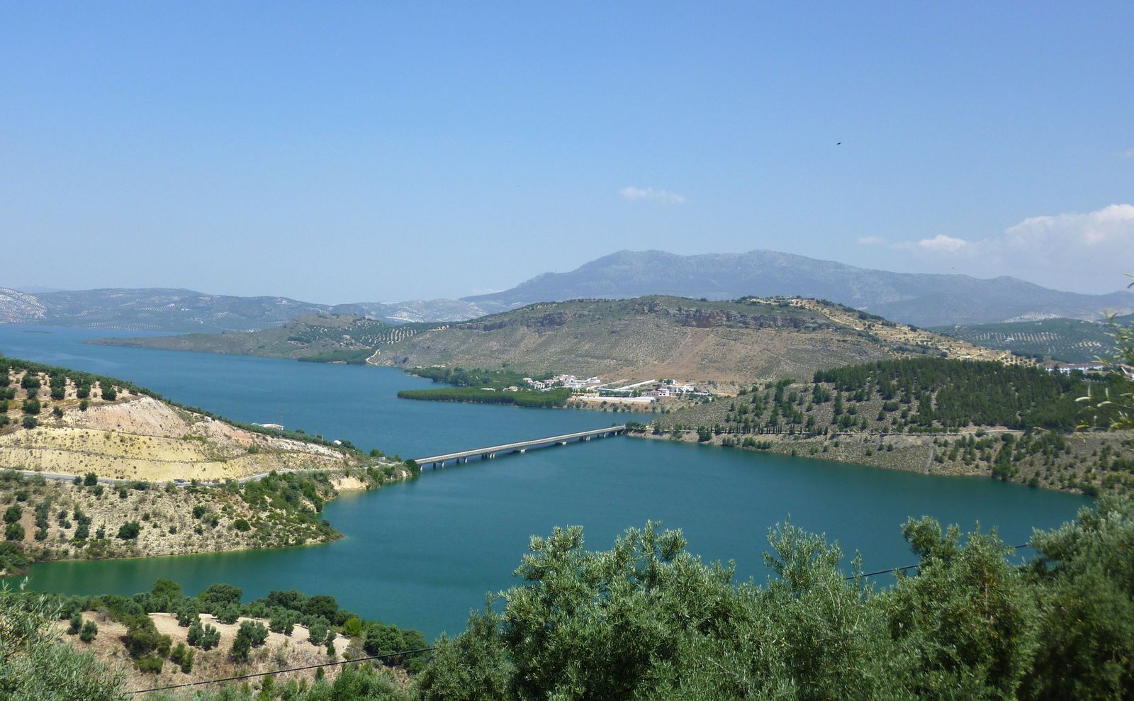 El embalse de Iznájar, casi al compoleto de su capacidad.