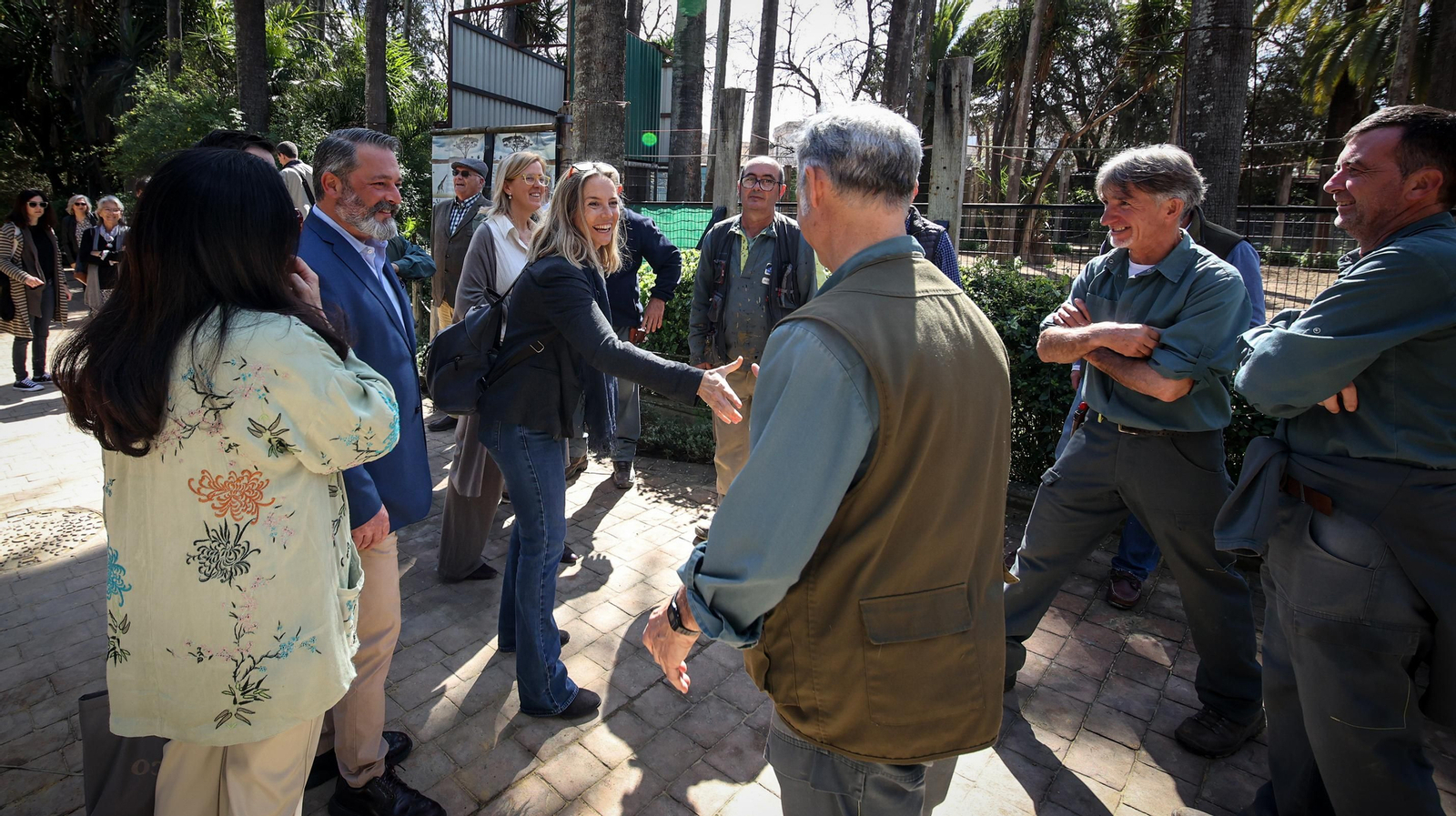Inaugurada la plaza y el monumento en recuerdo de Félix Rodríguez de la Fuente en el Zoo de Jerez
