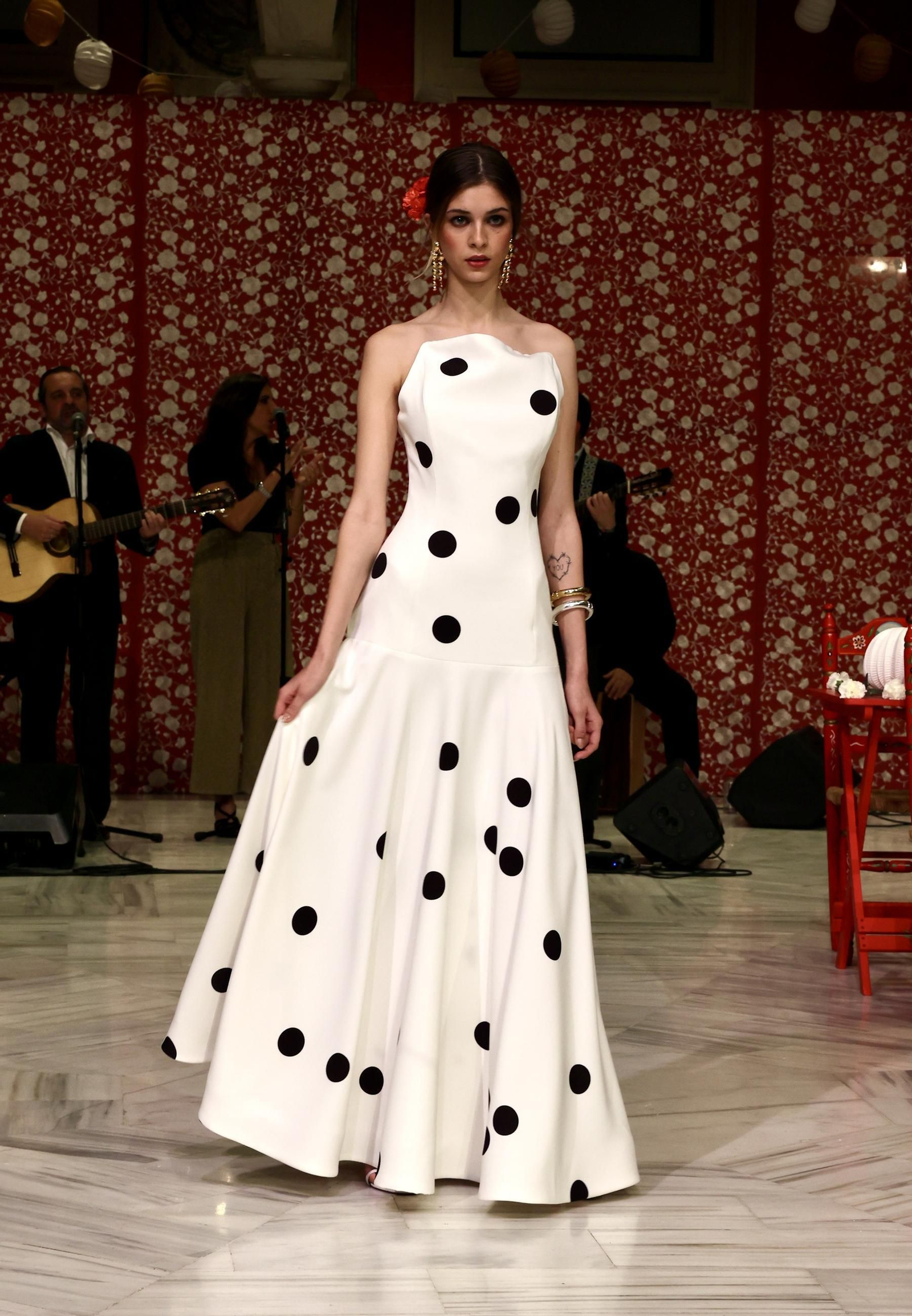 Desfile moda andaluza "Cajasol de moda"